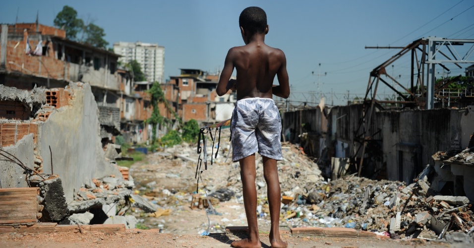 Rio 2016: moradores, comerciantes e estudantes são fortemente reprimidos em desocupação