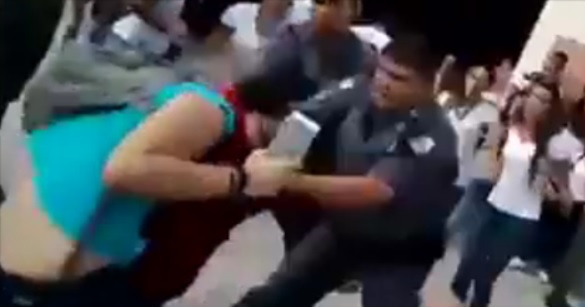 Policial agride estudantes em escola ocupada de SP e dispara: “Quero que vocês se fodam”