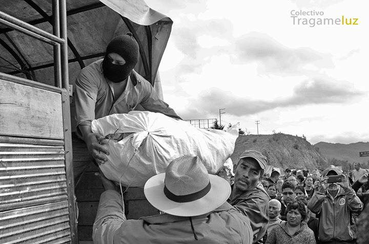 Zapatistas entregam dez toneladas de alimentos para docentes em luta no México